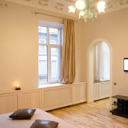 Apartment, Barons Promenade With Parking *