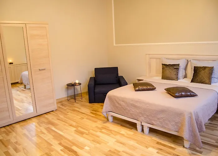 Apartment, Barons Promenade With Parking Apartment *